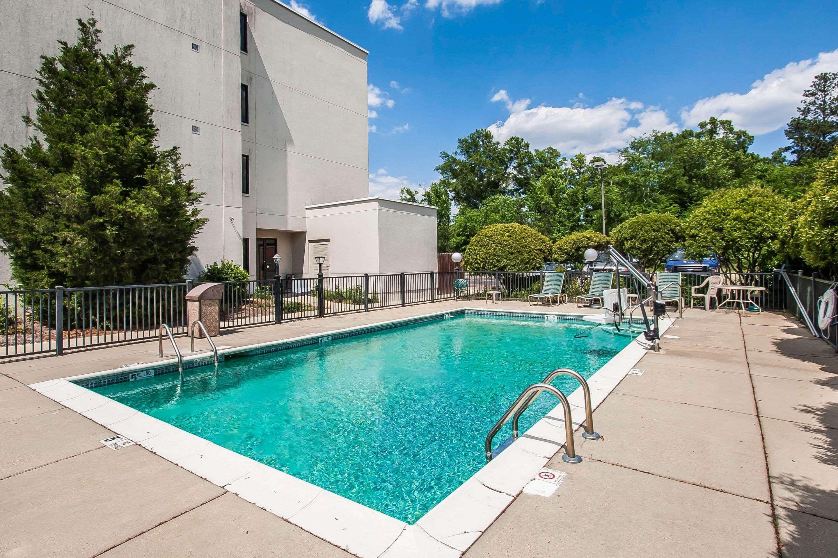 Travelodge By Wyndham Flowood Exteriör bild