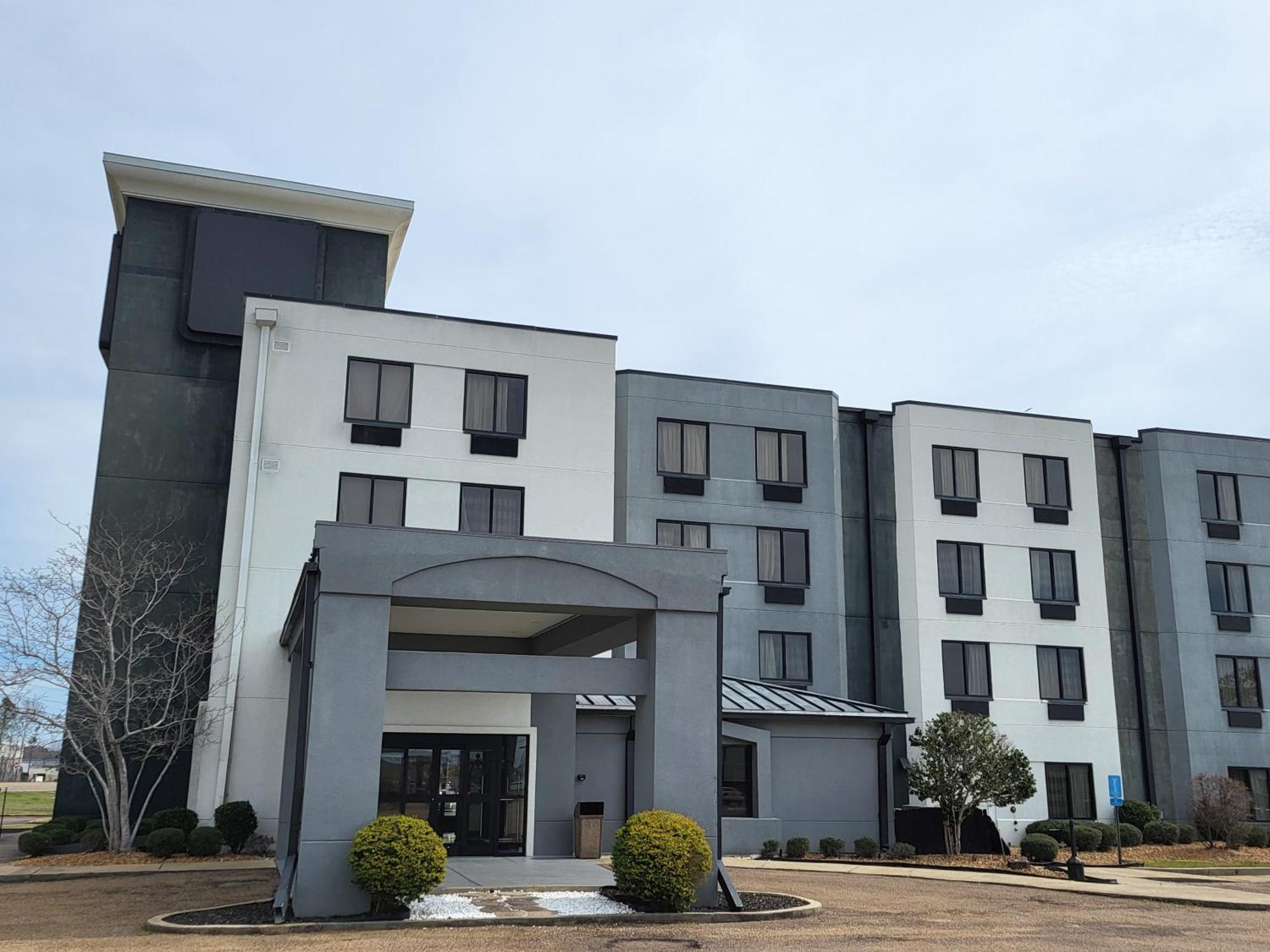 Travelodge By Wyndham Flowood Exteriör bild