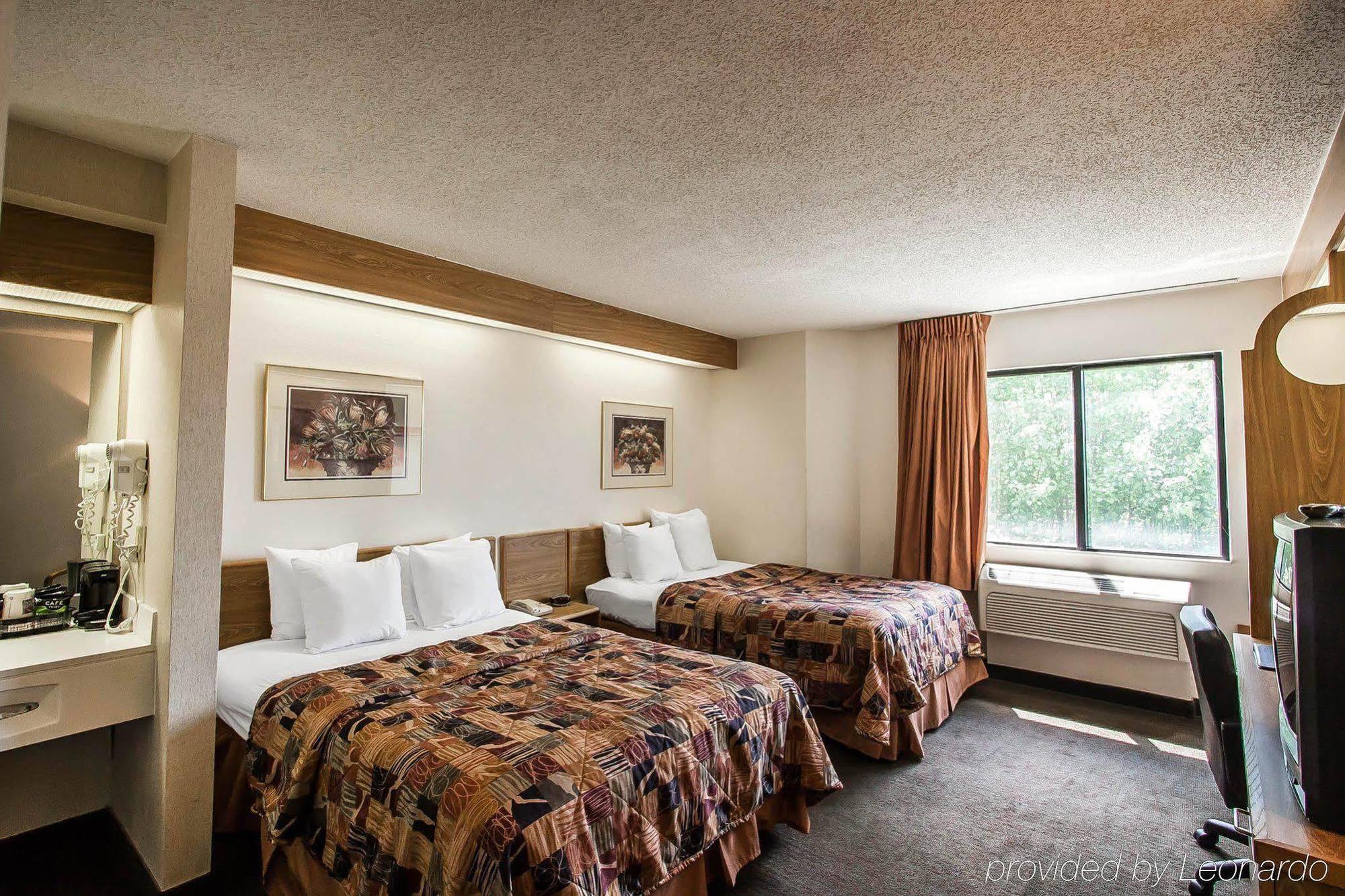 Travelodge By Wyndham Flowood Exteriör bild