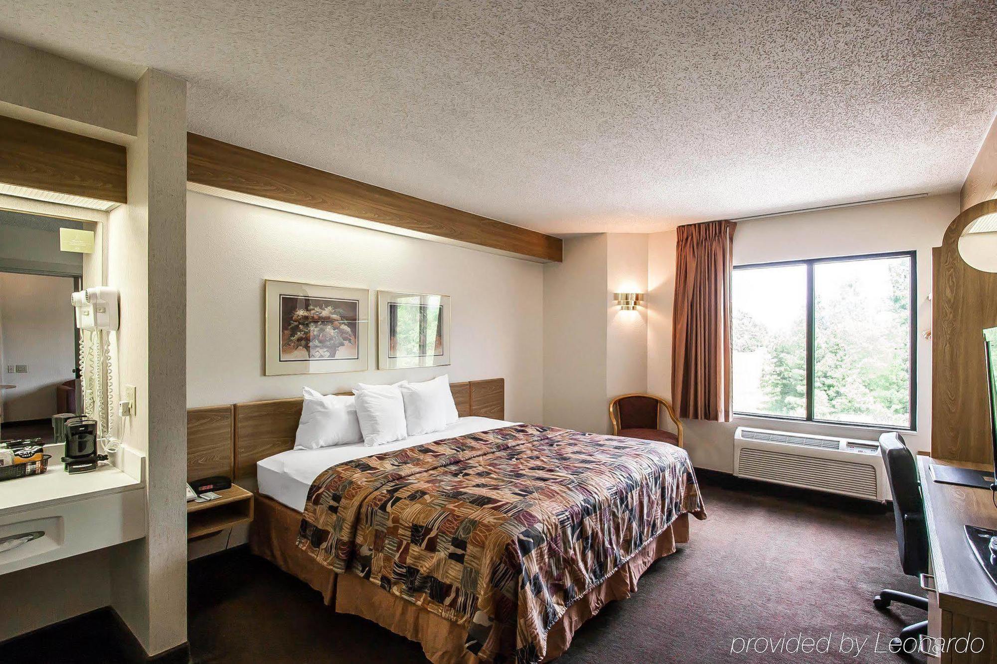 Travelodge By Wyndham Flowood Exteriör bild
